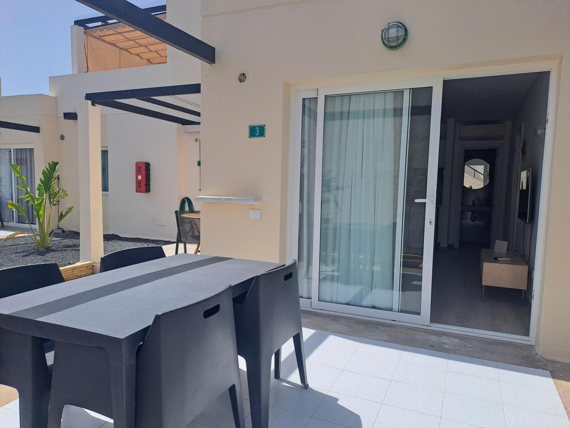 Homeforguest Apartamento Con Terraza Y Piscina En كوراليهو المظهر الخارجي الصورة