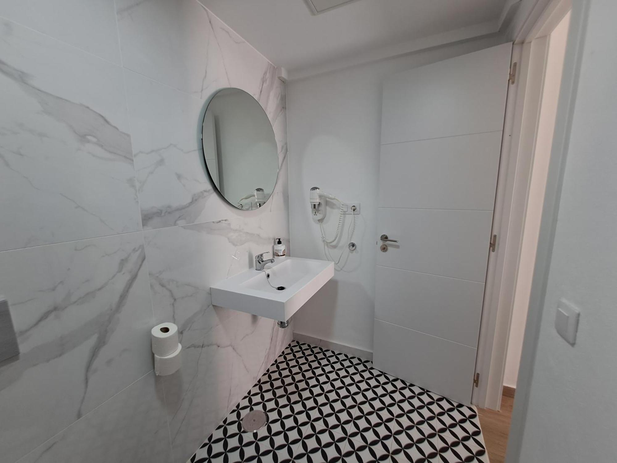 Homeforguest Apartamento Con Terraza Y Piscina En كوراليهو المظهر الخارجي الصورة