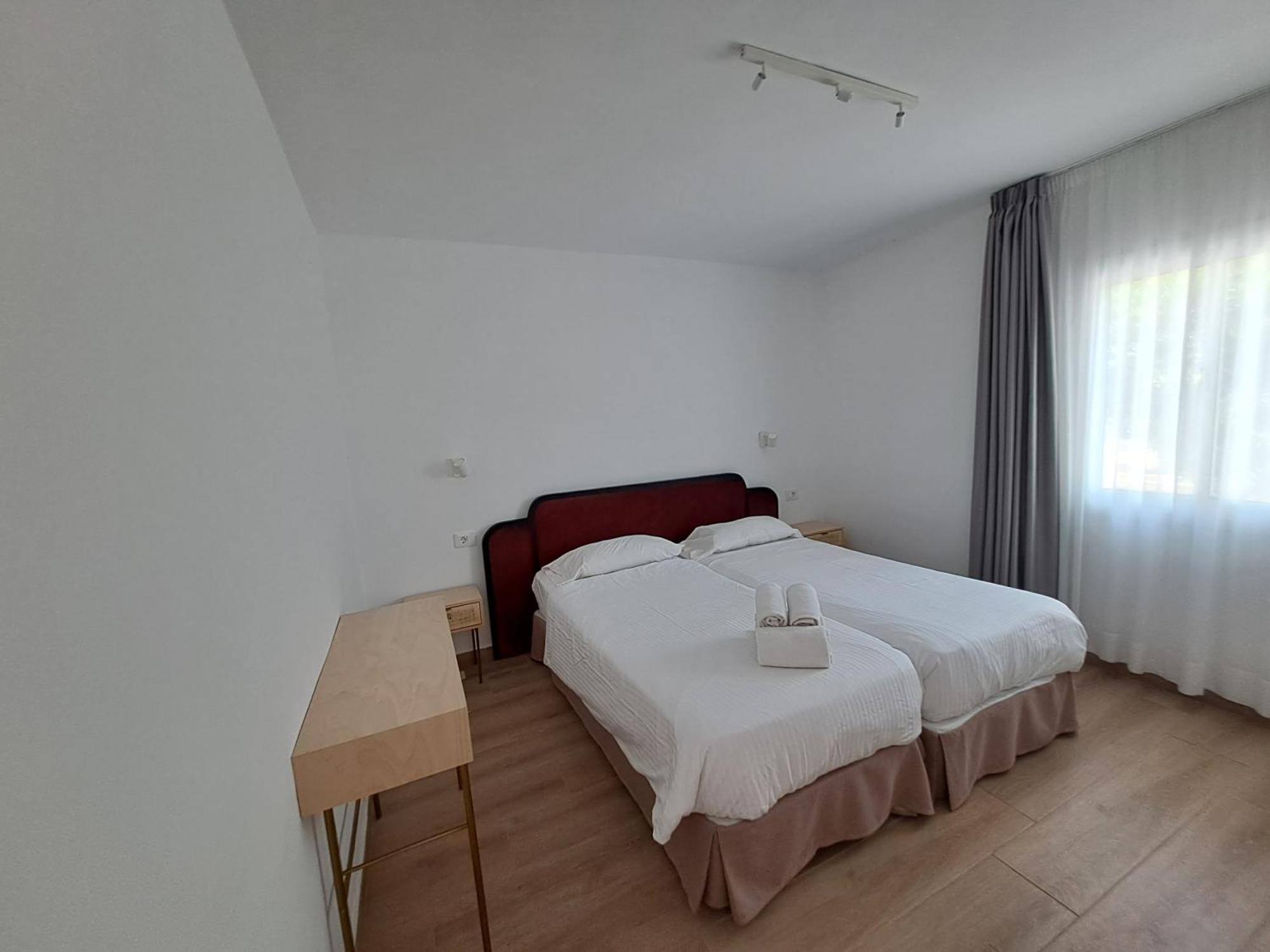 Homeforguest Apartamento Con Terraza Y Piscina En كوراليهو المظهر الخارجي الصورة