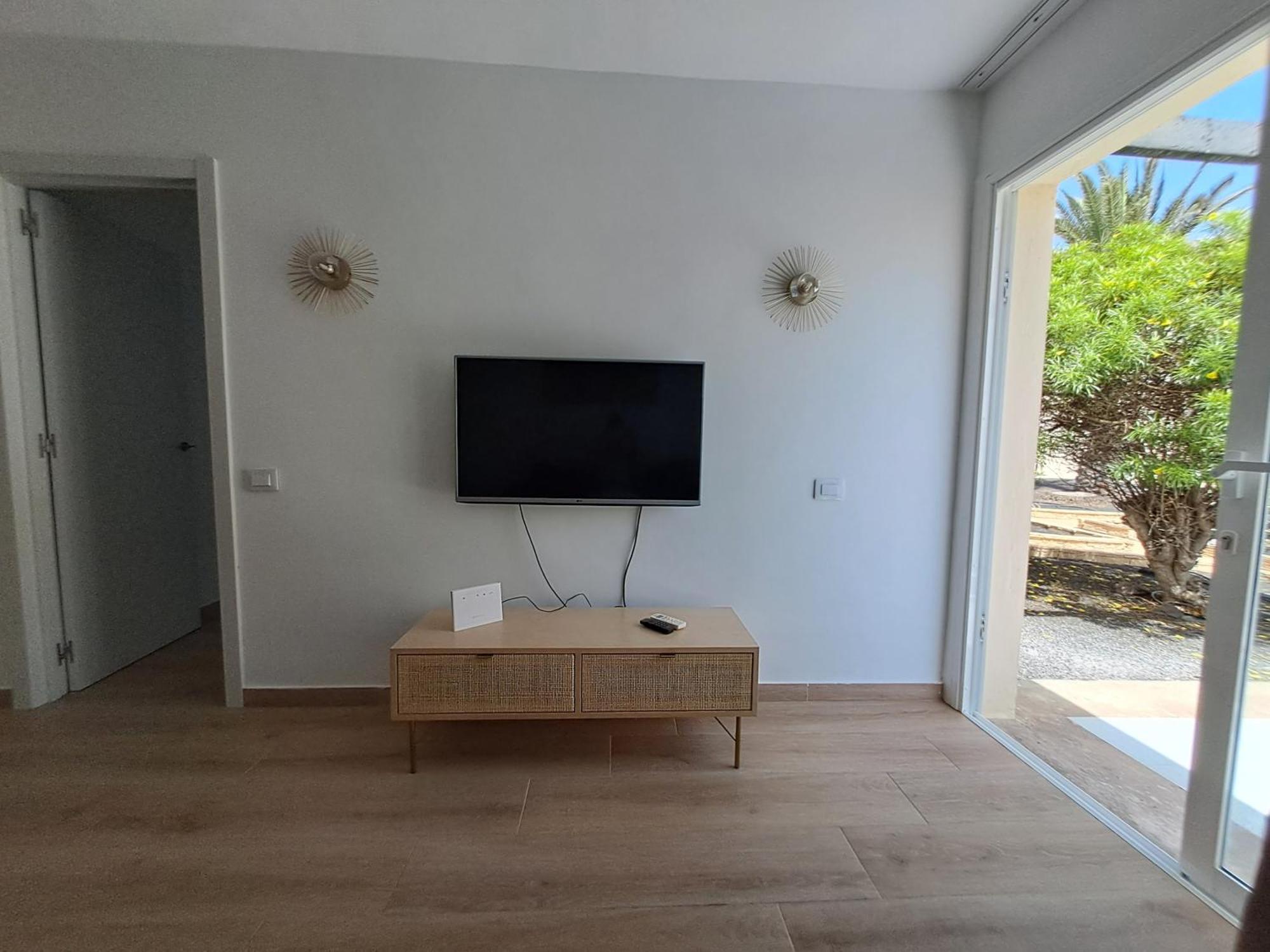Homeforguest Apartamento Con Terraza Y Piscina En كوراليهو المظهر الخارجي الصورة